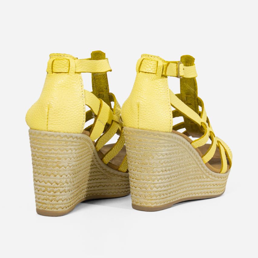 Sandalia Puro Cuero 1026 - AMARILLO