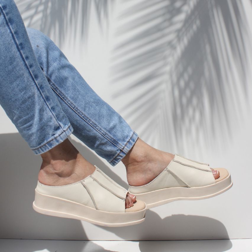 Sandalia Puro Cuero 1090