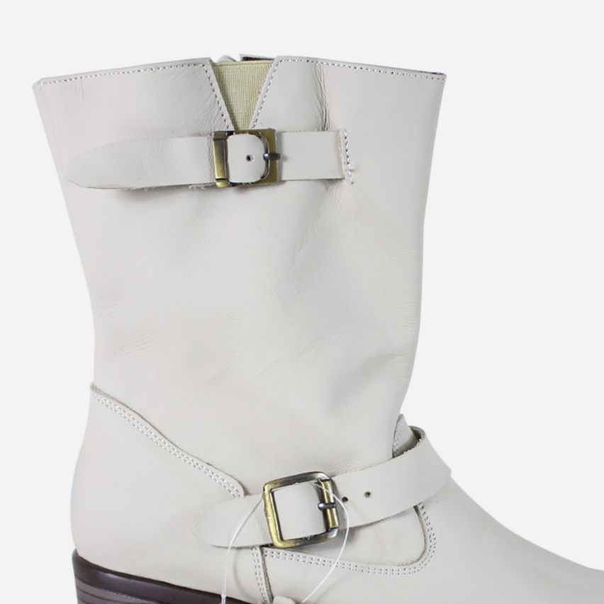 Bota puro cuero 585